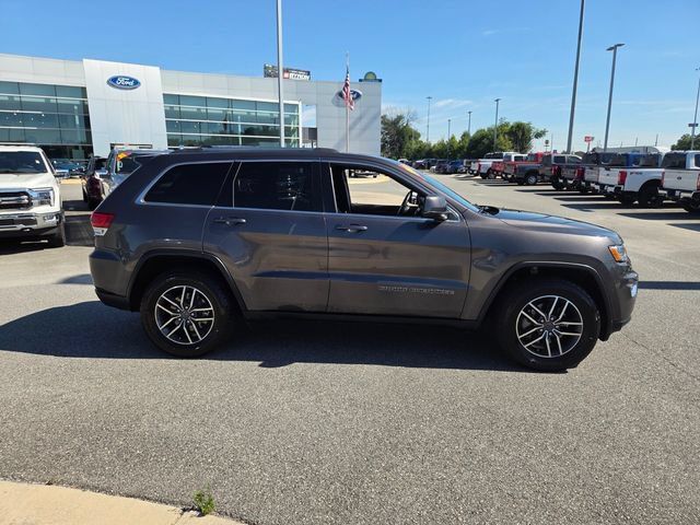 Used 2020 Jeep Grand Cherokee Laredo w/ Laredo X Package RWD image 15