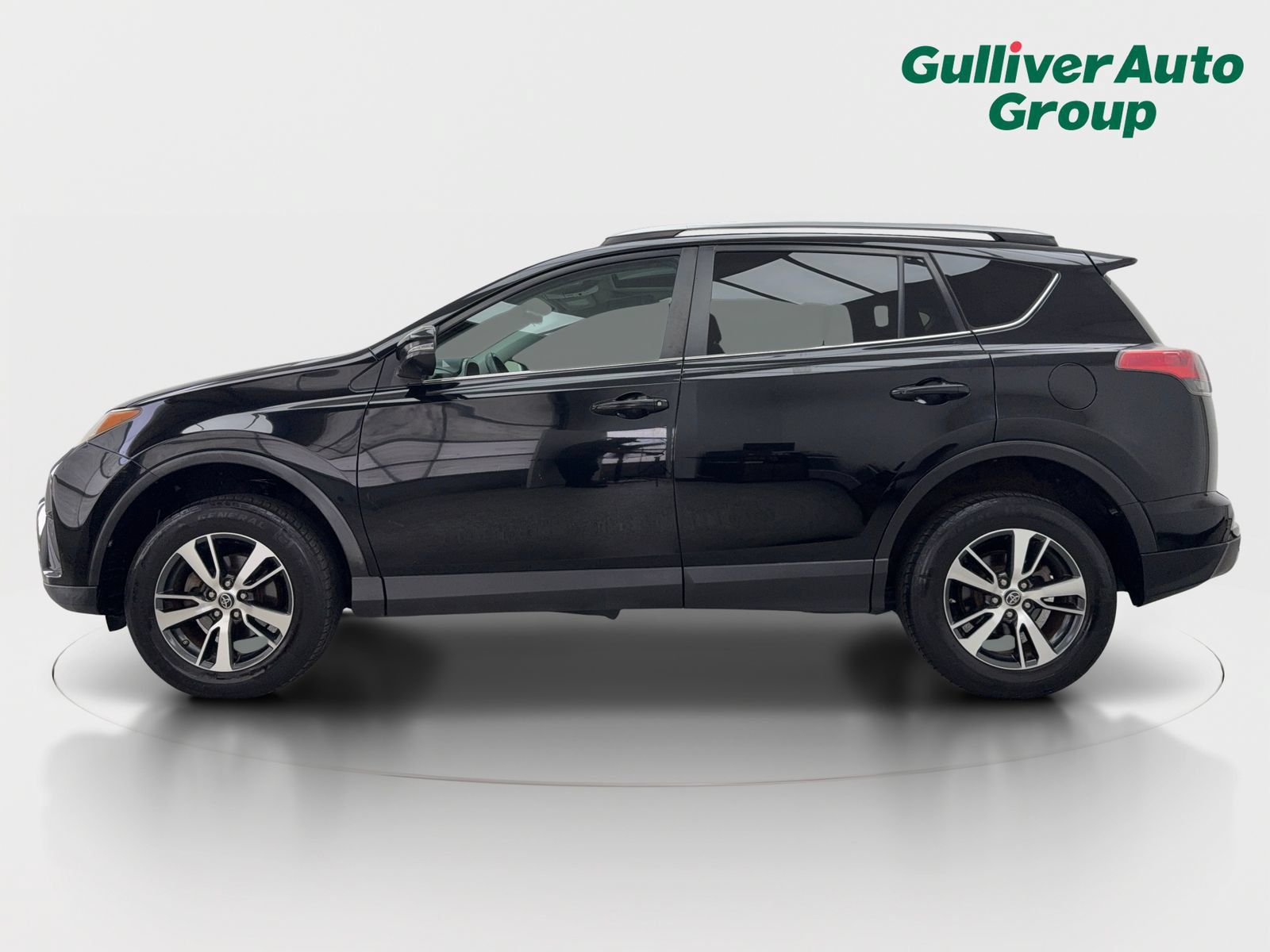 Used 2017 Toyota RAV4 XLE w/ Plus Special Value Package AWD/4WD image 3