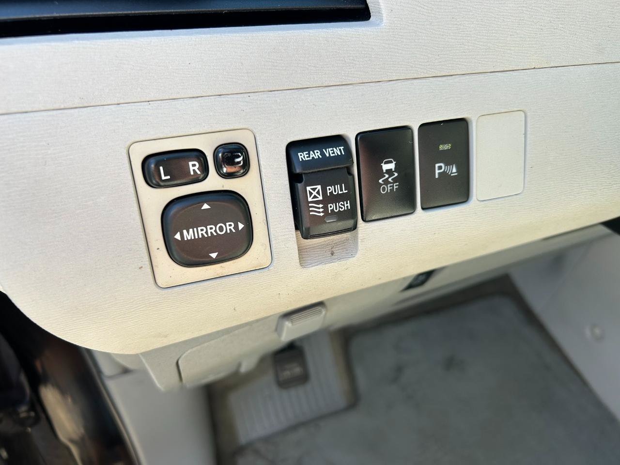 Used 2012 Toyota Sienna Limited w/ Premium Pkg AWD/4WD image 10