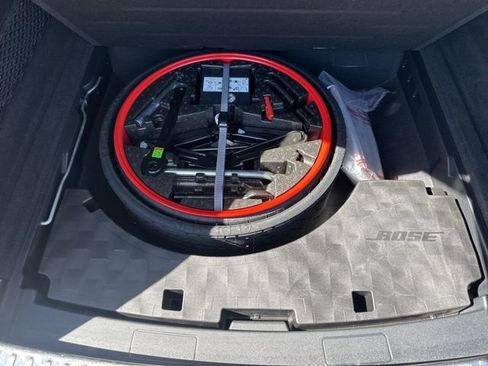 Used 2020 Porsche Cayenne Base image 27