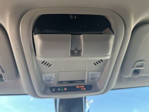 Used 2025 Chevrolet Blazer LT AWD/4WD image 38