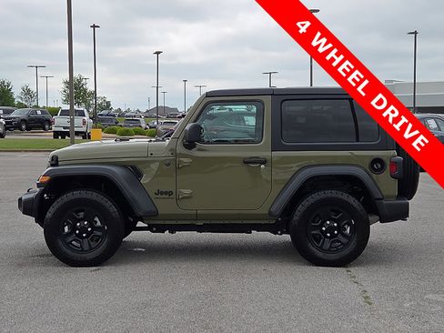 Used 2025 Jeep Wrangler Sport AWD/4WD image 3