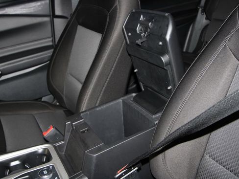 Used 2022 Ford Explorer XLT image 18