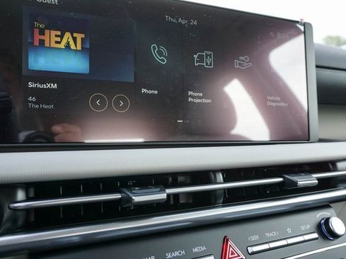 Certified 2025 Hyundai Tucson SE image 16