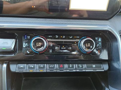 Used 2024 GMC Sierra 1500 Denali w/ Technology Package AWD/4WD image 26