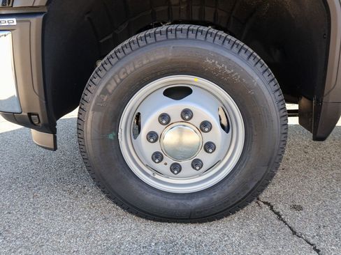 New 2026 GMC Sierra 3500 SLE image 31