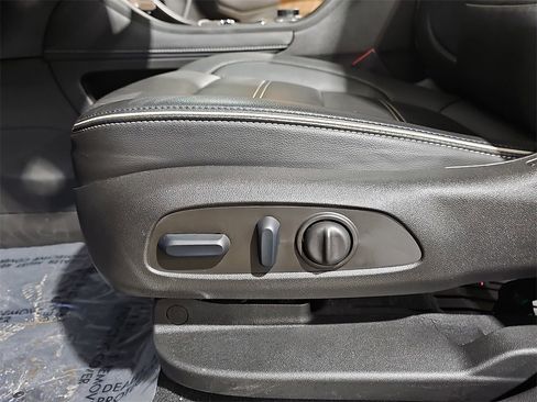 Used 2023 GMC Acadia Denali w/ Black Diamond Edition image 31