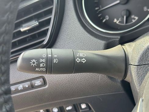 Used 2020 Nissan Rogue SL image 22