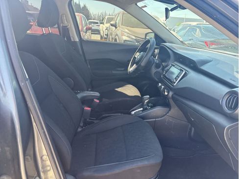 Used 2021 Nissan Kicks S image 14