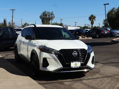 Used 2023 Nissan Kicks SR image 14