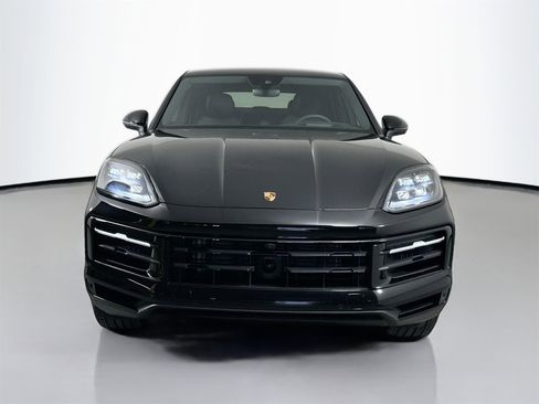 Certified 2025 Porsche Cayenne Coupe image 10