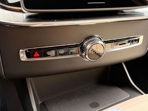 New 2026 Volvo XC90 T8 Plus image 18