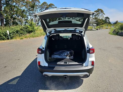 New 2025 Ford Escape SE w/ Class II Trailer Tow Package image 28