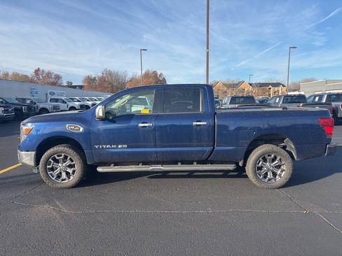 Used 2018 Nissan Titan SL w/ Chrome Package image 8