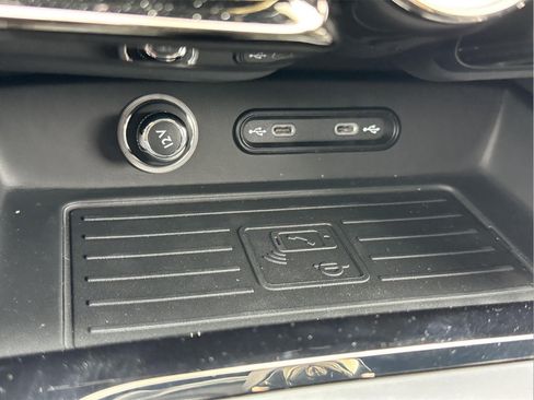 New 2026 Bentley Flying Spur V8 AWD/4WD image 42