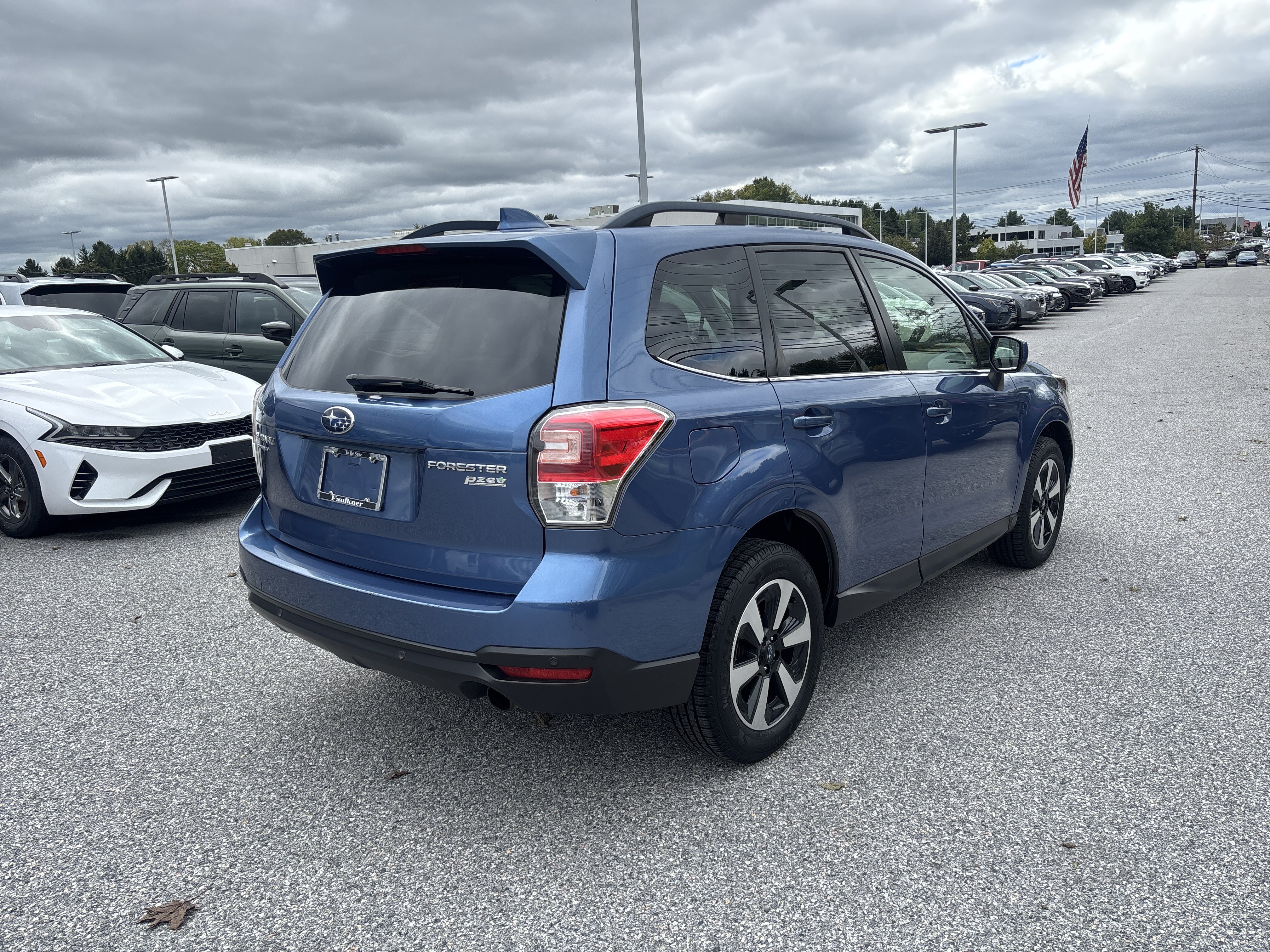 Used 2017 Subaru Forester 2.5i Limited AWD/4WD image 18