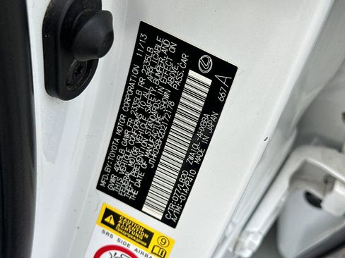 Used 2013 Lexus CT 200h image 40