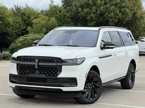 New 2025 Lincoln Navigator L Reserve w/ Jet Appearance Package image 2