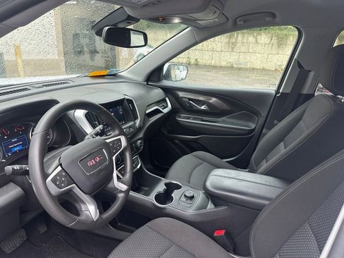 Used 2024 GMC Terrain SLE AWD/4WD image 12