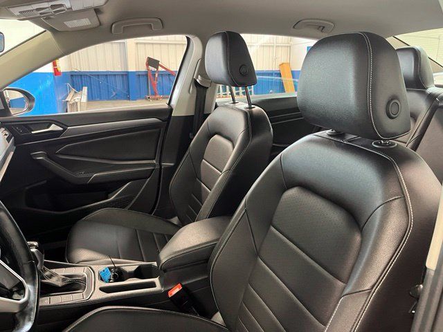 Used 2024 Volkswagen Jetta SE FWD image 24