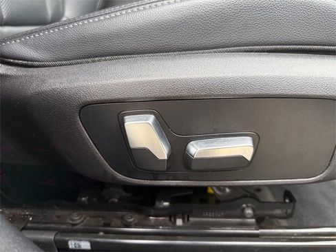 Used 2023 BMW X4 xDrive30i image 25