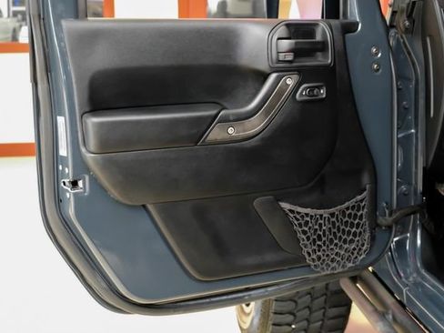 Used 2017 Jeep Wrangler Unlimited Sport AWD/4WD image 43
