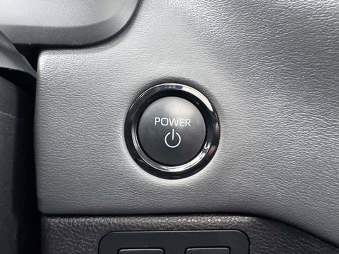 Used 2025 Toyota Tundra Platinum AWD/4WD image 36