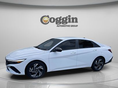 New 2025 Hyundai Elantra SEL