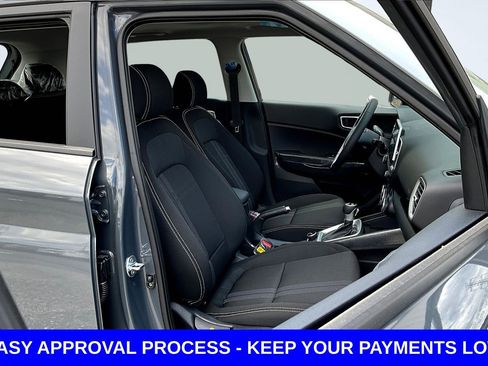 Used 2026 Hyundai Venue SEL FWD image 12