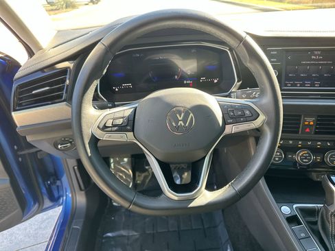 Used 2024 Volkswagen Jetta SE image 14