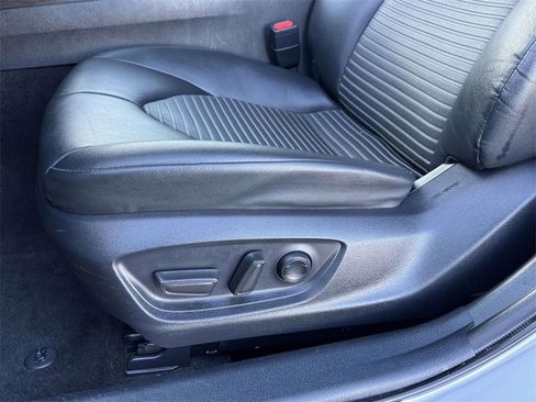 Used 2023 Toyota Camry SE image 19