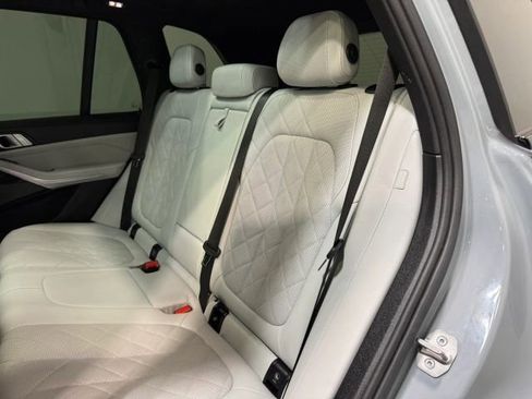 Used 2025 BMW X5 sDrive40i w/ M Sport Package RWD image 32
