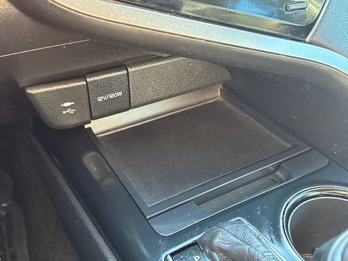 Used 2019 Toyota Camry SE image 24