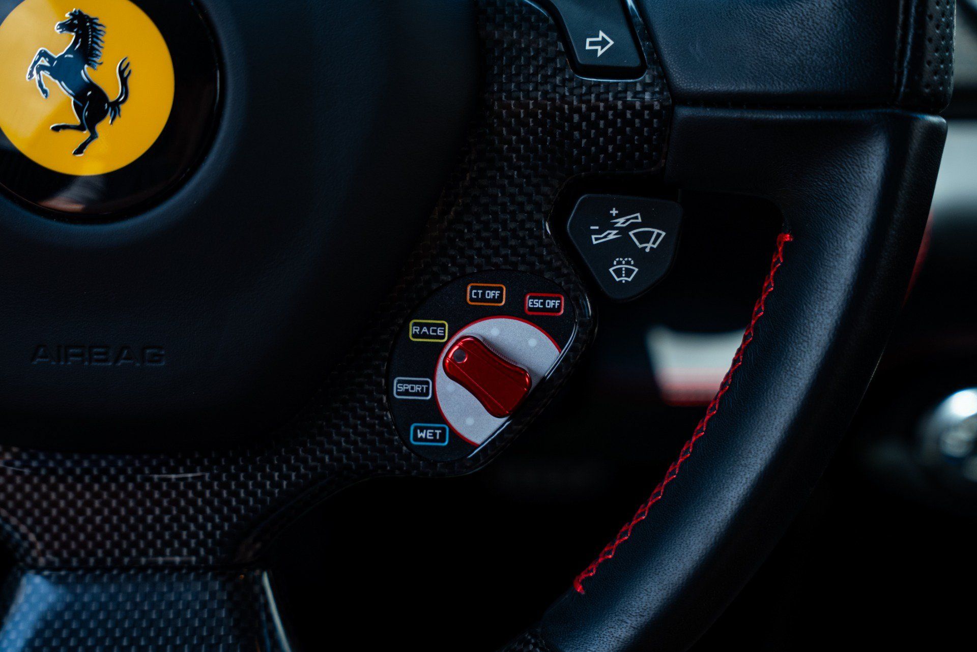 Used 2014 Ferrari 458 Italia Coupe RWD image 38