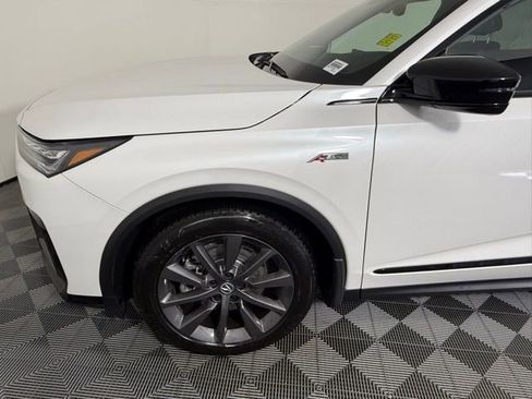 Used 2025 Acura MDX A-Spec image 11