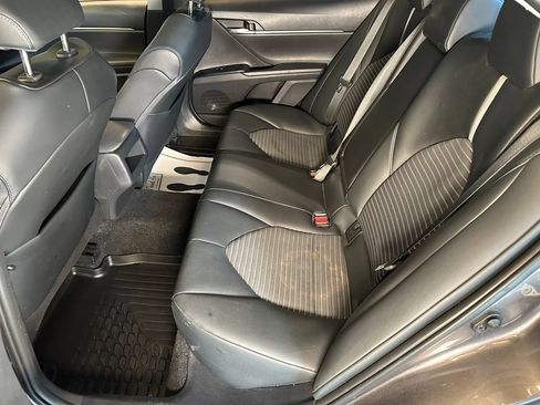 Used 2020 Toyota Camry SE w/ Moonroof Package AWD/4WD image 21