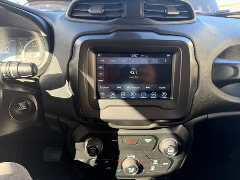 Used 2018 Jeep Renegade Altitude image 23