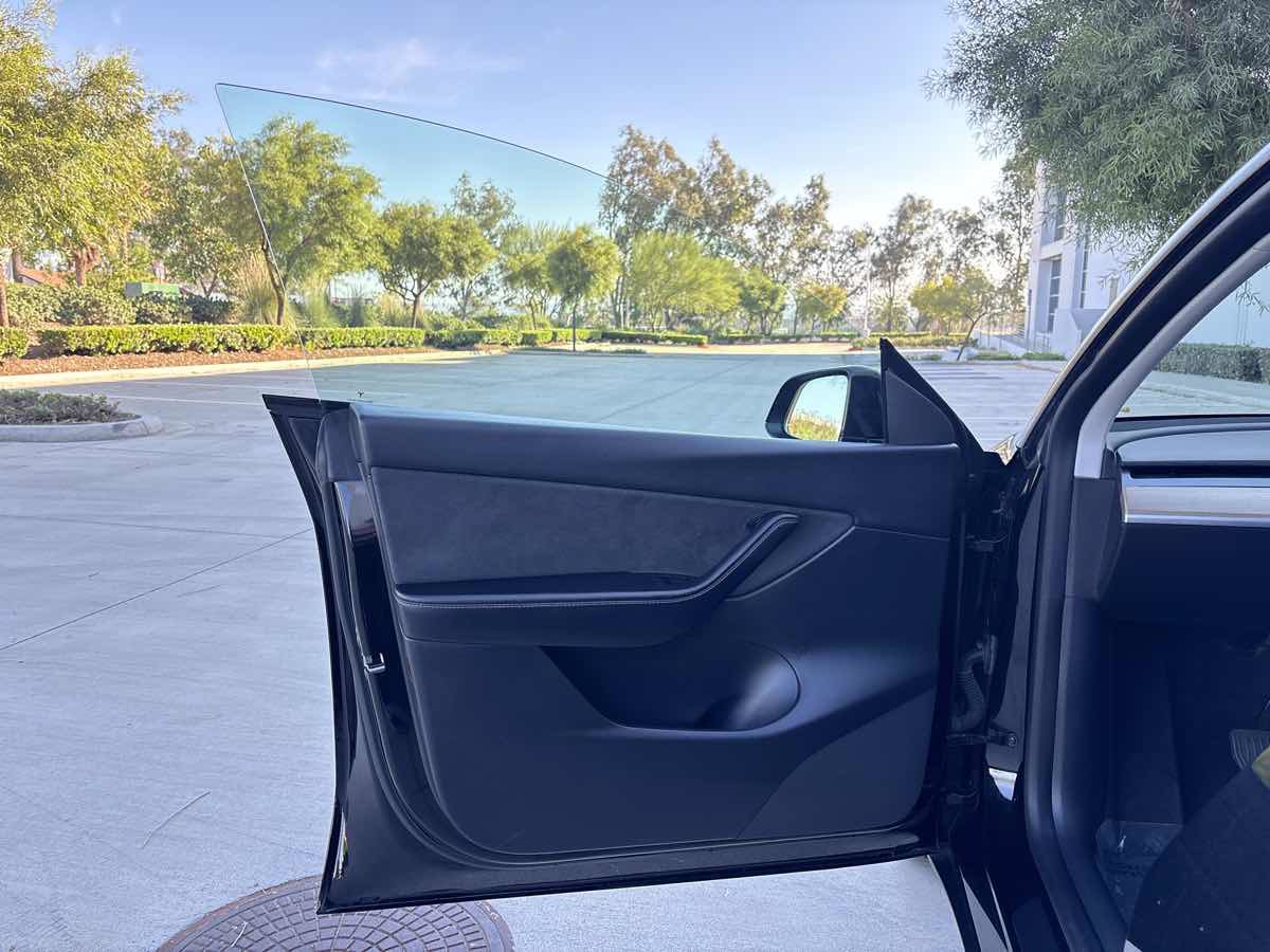 Used 2021 Tesla Model Y Long Range AWD/4WD image 18