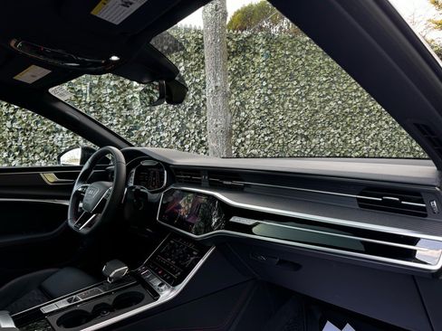 Used 2023 Audi RS 7 Sportback w/ Black Optic Package image 27