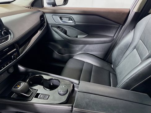 Used 2023 Nissan Rogue SL w/ SL Premium Package image 26