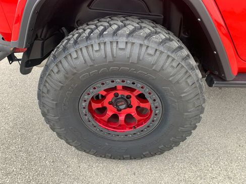 Used 2024 Jeep Wrangler Unlimited Rubicon AWD/4WD image 9