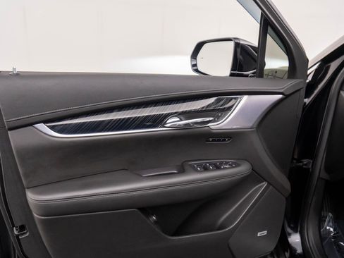 Used 2020 Cadillac XT6 Premium Luxury image 13