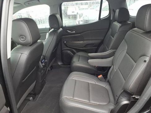 Used 2023 GMC Acadia SLT image 15