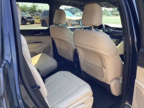 Used 2023 Jeep Grand Cherokee L Limited w/ Trailer Tow Group (B) AWD/4WD image 35