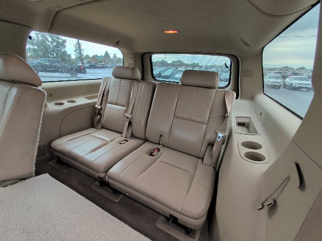 Used 2007 Chevrolet Suburban LT w/ LT Preferred Equipment Group AWD/4WD image 48