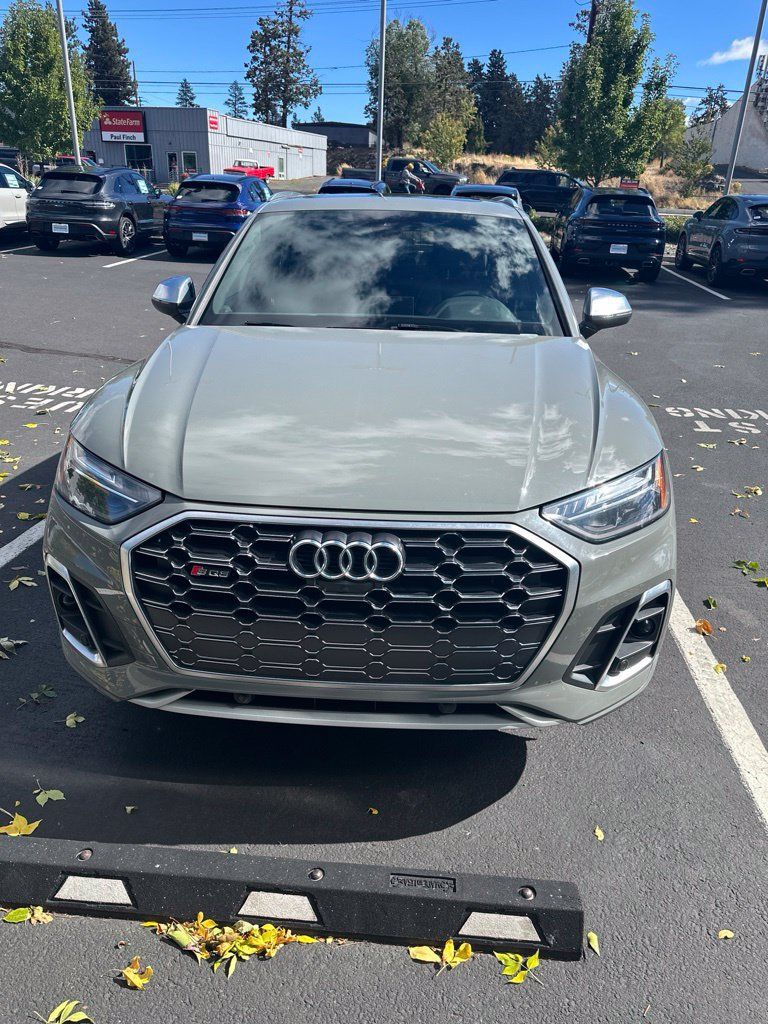 Used 2021 Audi SQ5 Premium Plus w/ Premium Plus Package AWD/4WD image 2