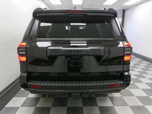 New 2026 Toyota 4Runner SR5 AWD/4WD image 11