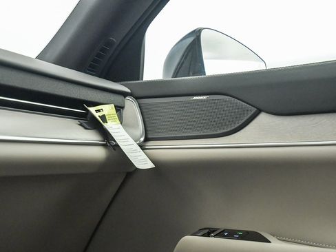 New 2025 Volvo EX90 Plus image 27