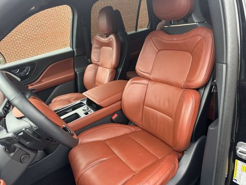 Certified 2025 Lincoln Aviator Reserve w/ Equipment Group 201A AWD/4WD image 13