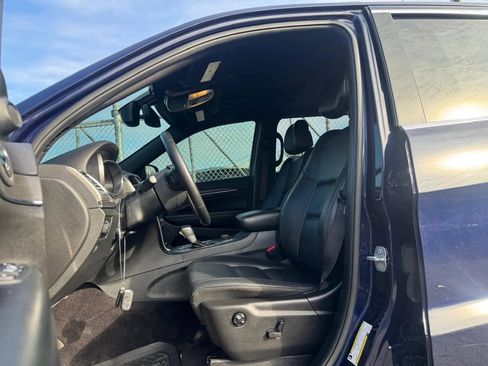 Used 2018 Jeep Grand Cherokee Limited w/ Trailer Tow Group IV image 9